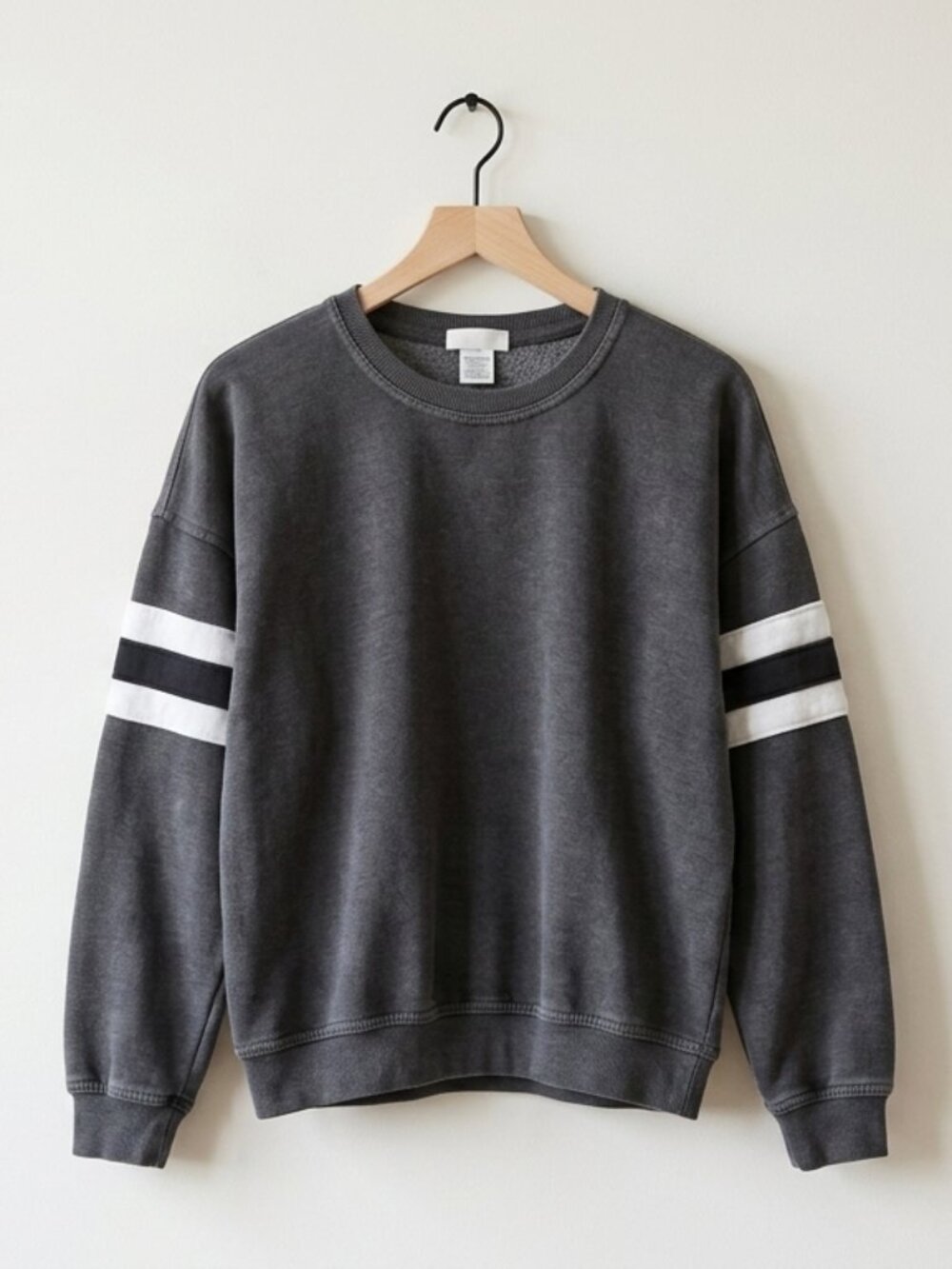Southern Spirit Varsity Stripe Crewneck Sweatshirt Small Gray Fleece